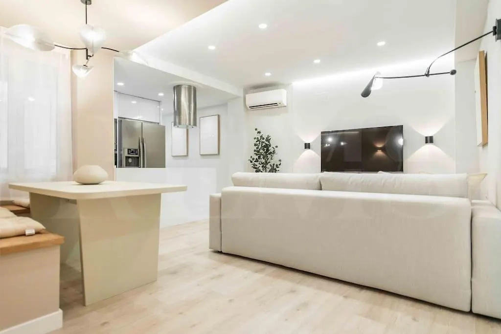 Elegant Apartment In Historic Center By Rems Málaga